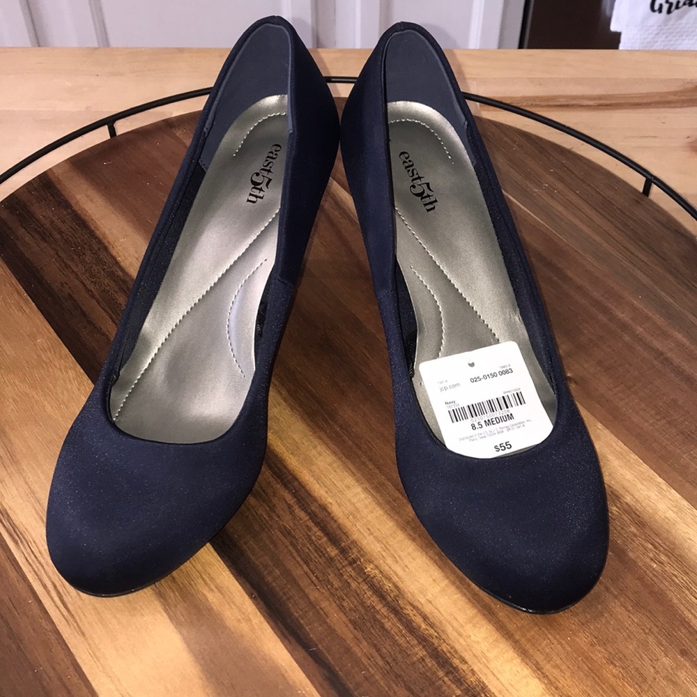 *BRAND NEW* Navy Blue Heels